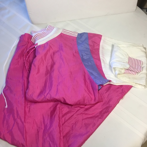 Lily’s of Beverly Hills - Picture 3 of 3